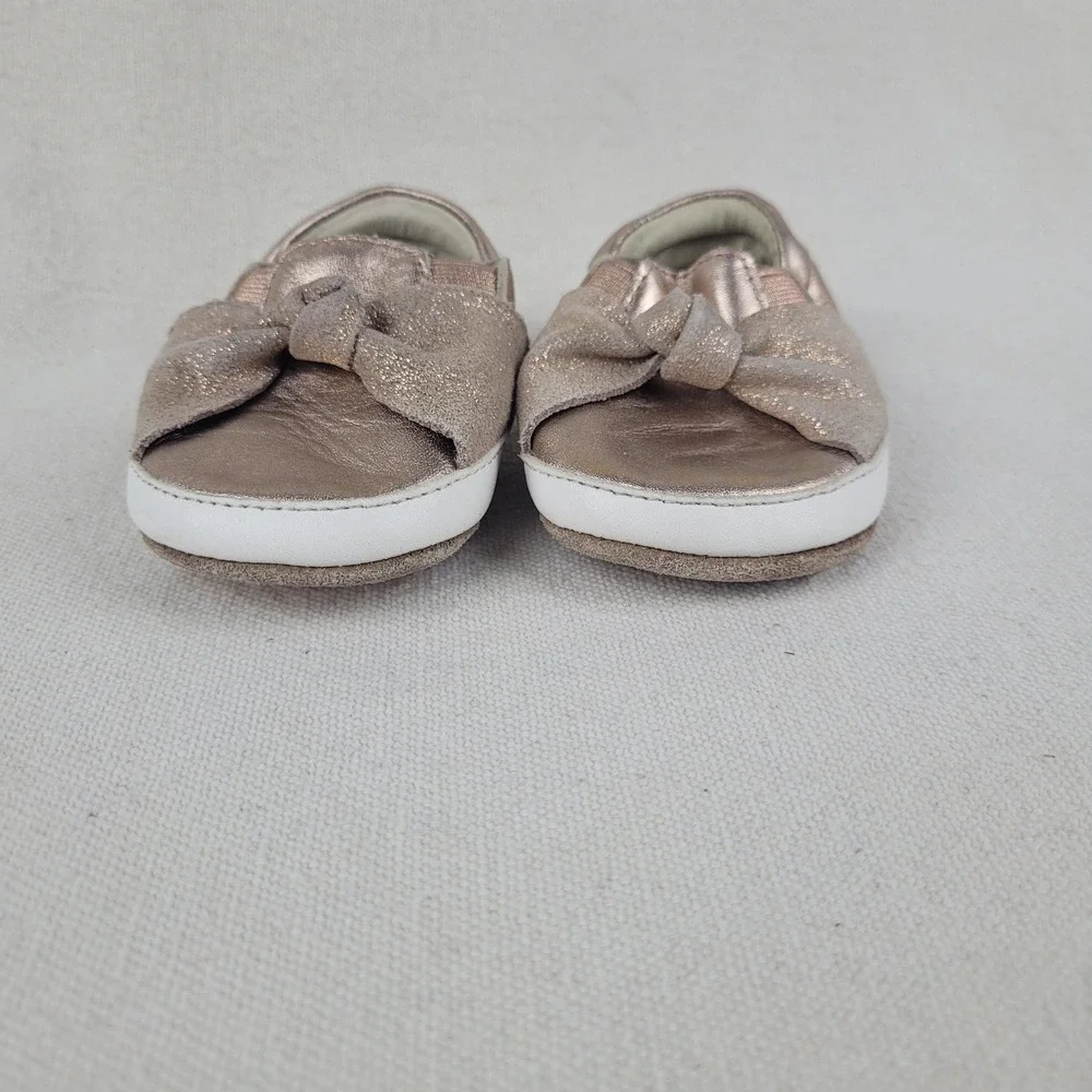 Robeez First Kicks Rose‎ Gold Metallic Bow Soft Sole Baby Shoes Size 9-12 Months